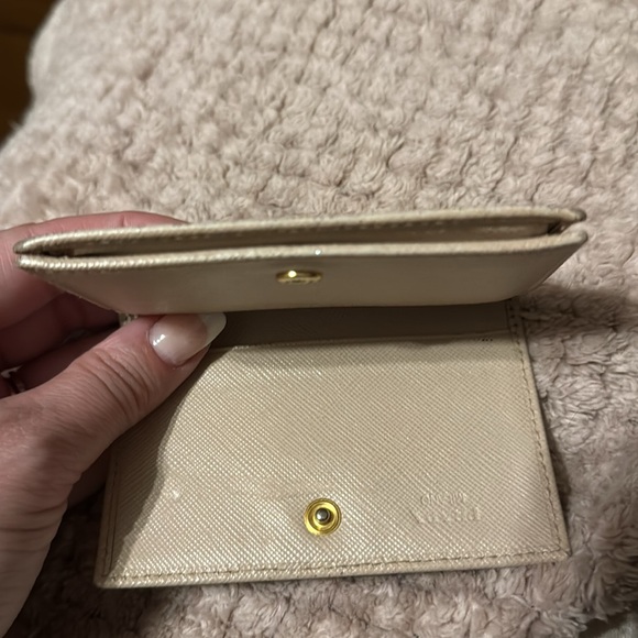 beautiful PRADA cardholder beige - Picture 5 of 5